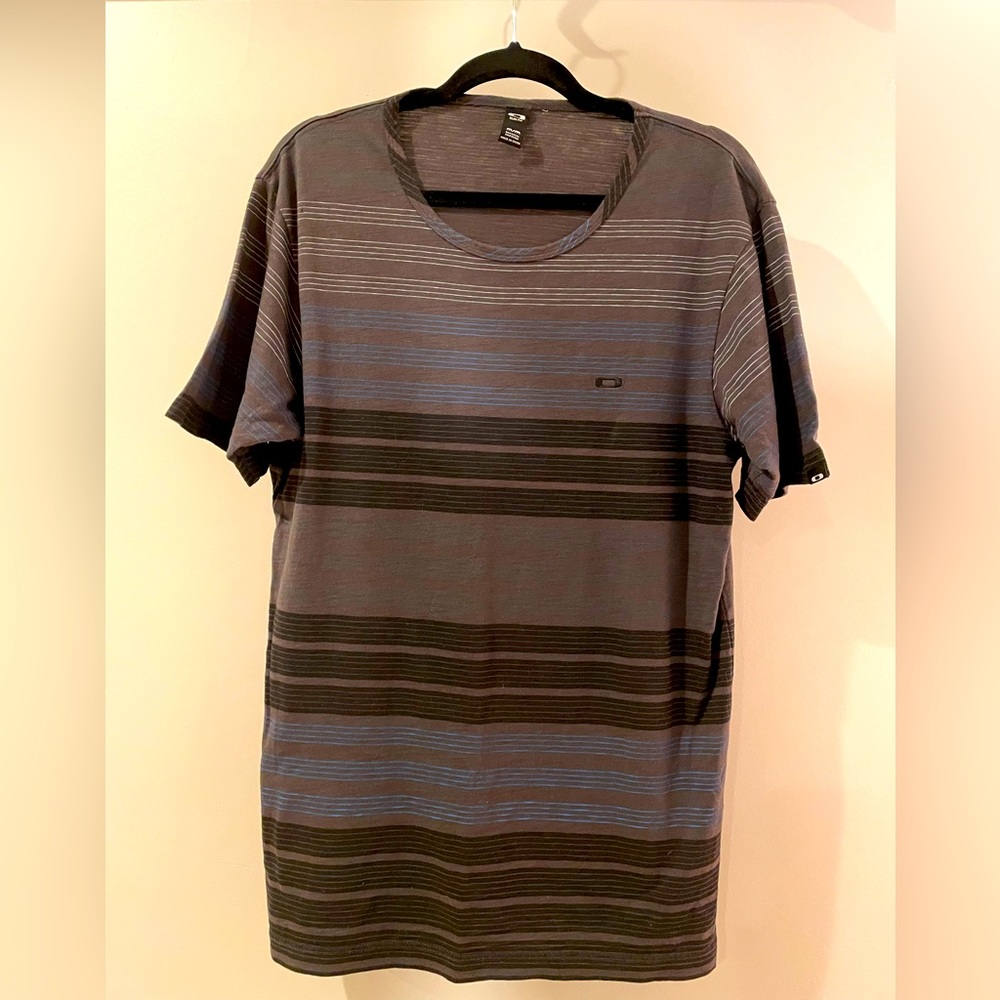 Oakley Men’s Slim Fit T-Shirt - Size Medium PRICE DROP!